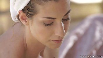 play Tocchi eccitanti sesso orale e splendida xxx nella figa
