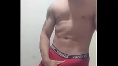 play Une brune bien roulée en lingerie en dentelle se masturbe avec un gros gode