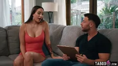 Trio à gros seins de Desiree Dulce avec une MILF latina hardcore