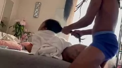 play مالك بي بي سي الأسود يسحب شعرها ويجعلها مبللة