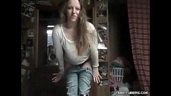 La rumena si masturba anale e si presenta 5 dita fissate nel culo xnxx in campagna con facce panarame